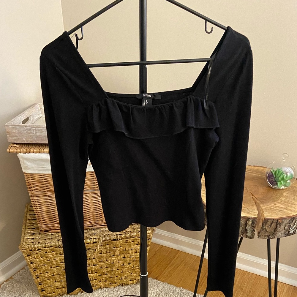 Women’s Forever 21 Black Long Sleeve Crop Top with Ruffles